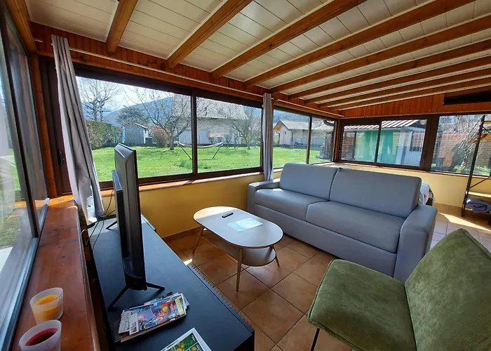 Entre Lac Et Montagne, Cote Calme, Spacieux 3 Pieces Avec Grand Jardin